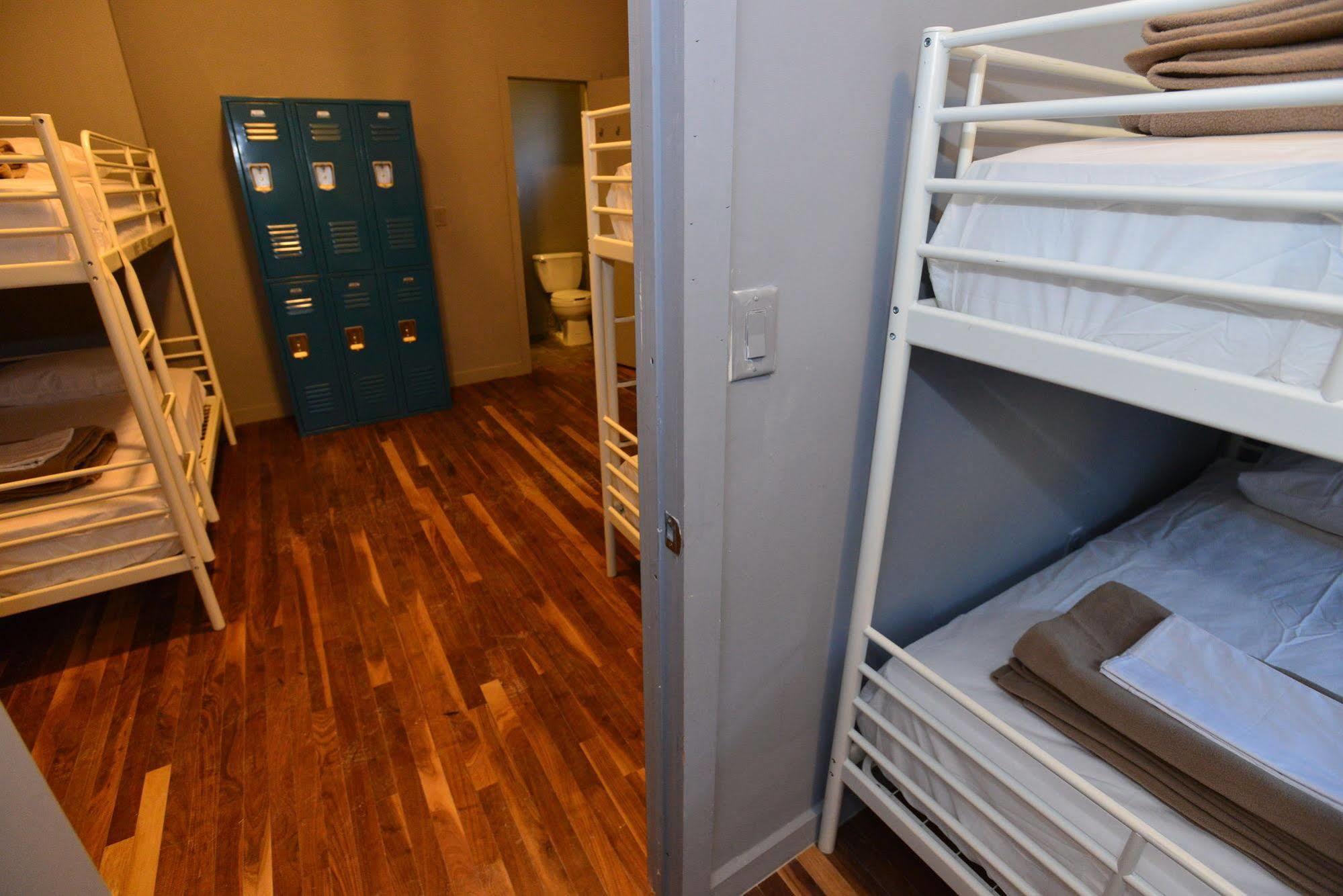 Explore Hotel And Hostel 유니언시티 외부 사진